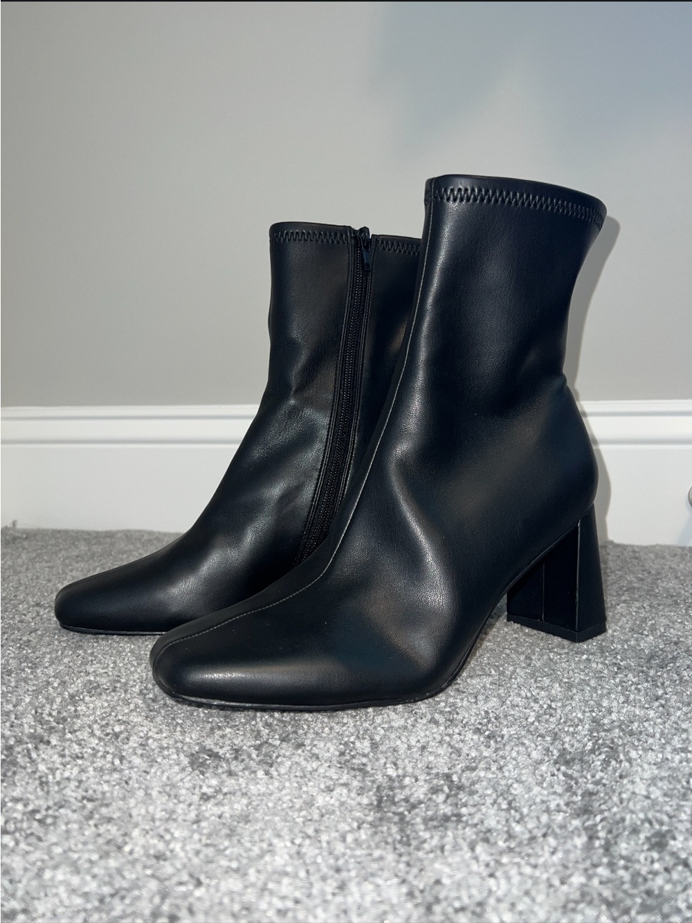 Steve Madden Pammy Women’s 7.5 Black Block Heel Ankle Boots Square Toe Booties